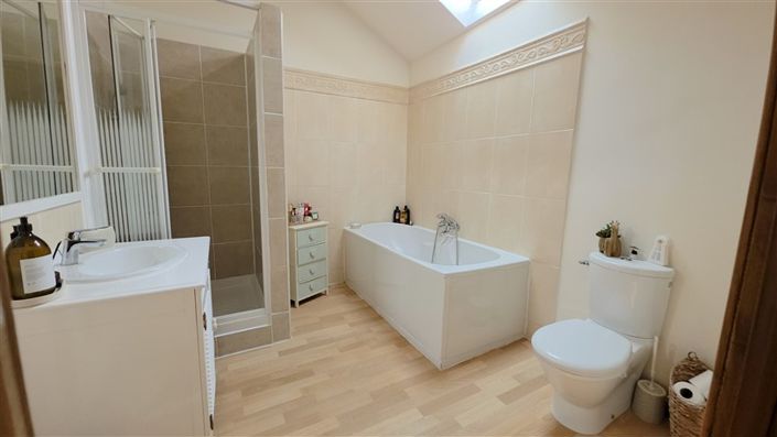 Image No.32-Maison de 11 chambres à vendre à Dompierre-les-Églises