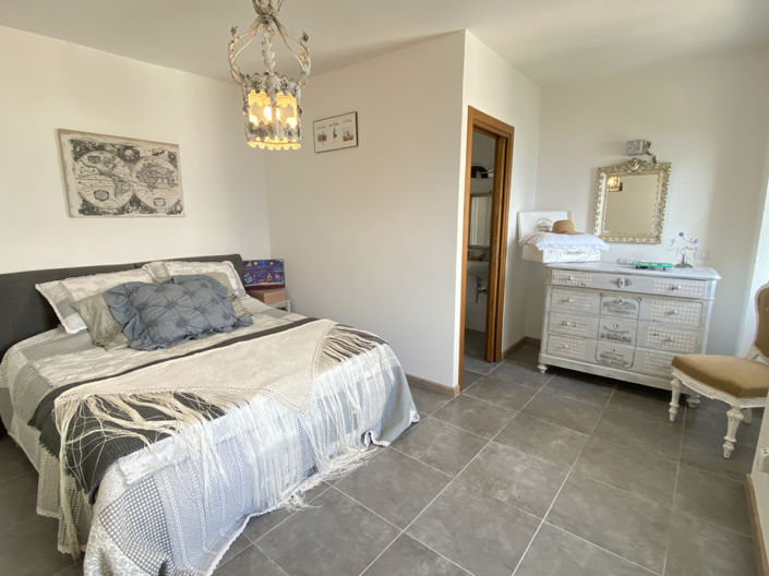 Image No.9-3 Bed Semi-Detached for sale