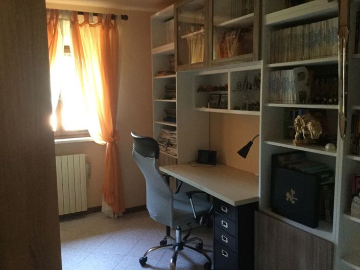 Image No.12-4 Bed Property for sale