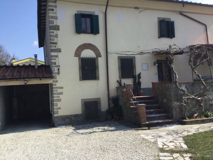 Image No.17-4 Bed Property for sale