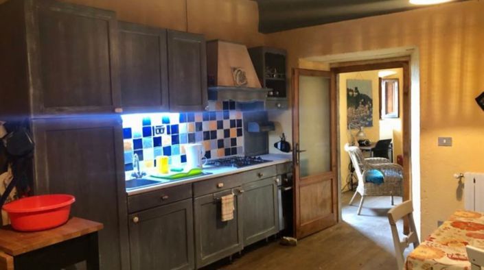 Image No.6-5 Bed Property for sale