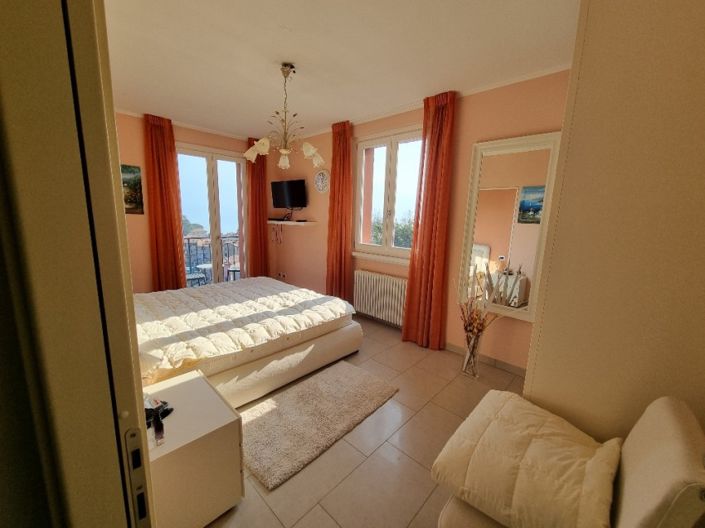 Image No.6-3 Bed Apartment for sale