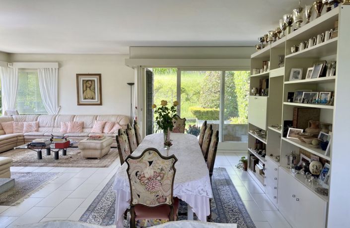 Image No.2-5 Bed Villa for sale