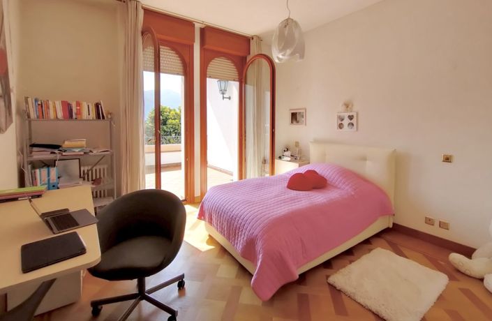 Image No.6-6 Bed Villa for sale