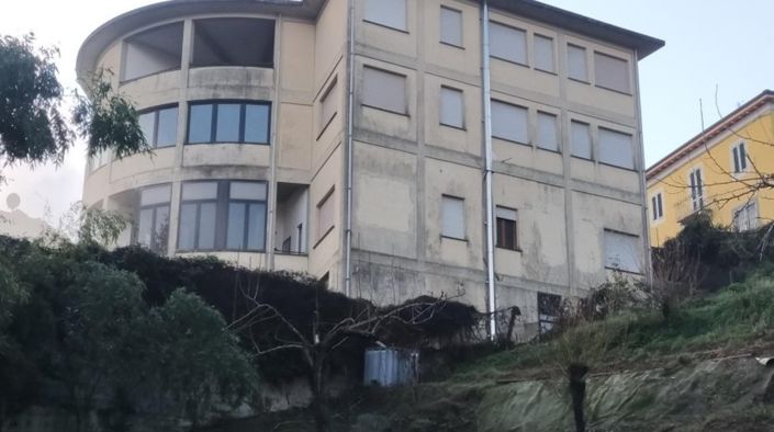 Image No.8-20 Bed Commercial for sale