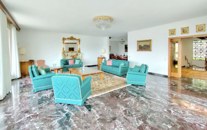 Image No.4-8 Bed Villa for sale