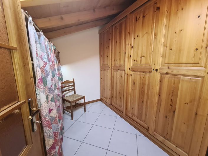 Image No.12-4 Bed Semi-Detached for sale