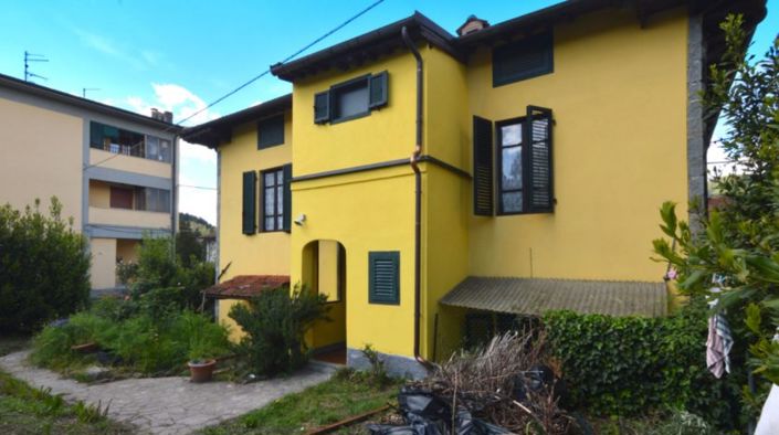 Image No.10-5 Bed Property for sale