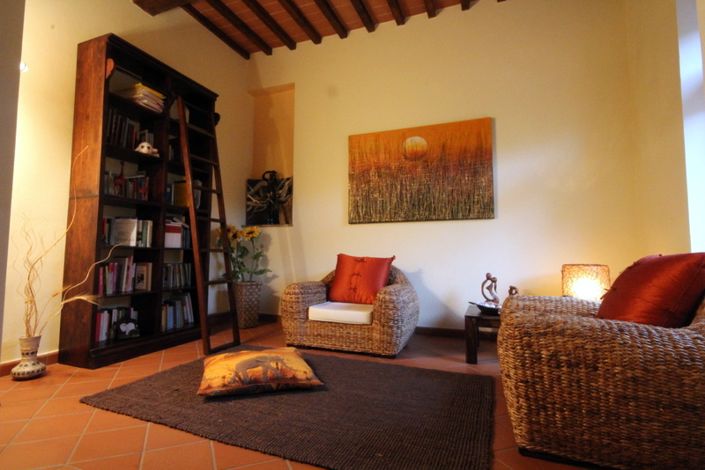 Image No.4-5 Bed Semi-Detached for sale