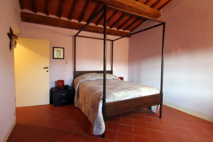 Image No.9-5 Bed Semi-Detached for sale