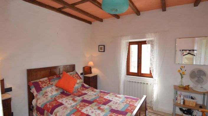 Image No.10-3 Bed Property for sale