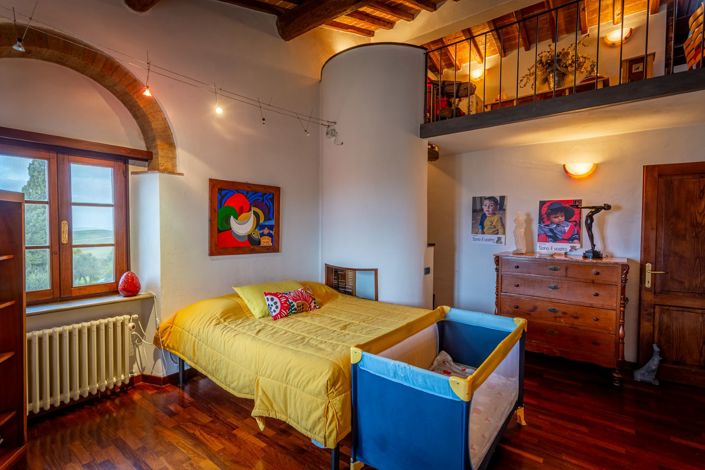 Image No.11-5 Bed Property for sale