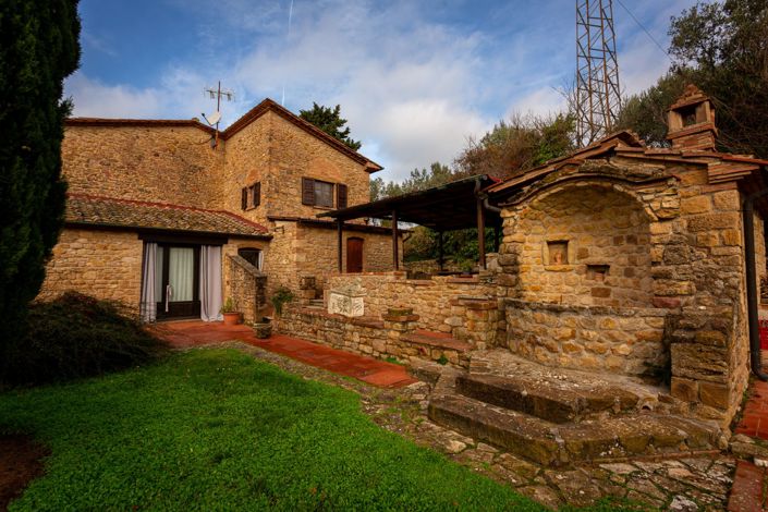 Image No.16-5 Bed Property for sale