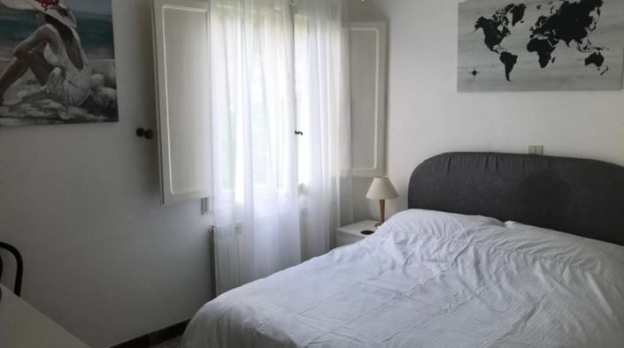 Image No.8-2 Bed Semi-Detached for sale