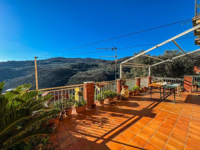 Image No.3-9 Bed Villa for sale