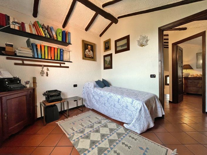 Image No.12-3 Bed Semi-Detached for sale