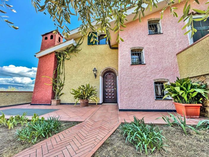 Image No.13-3 Bed Semi-Detached for sale