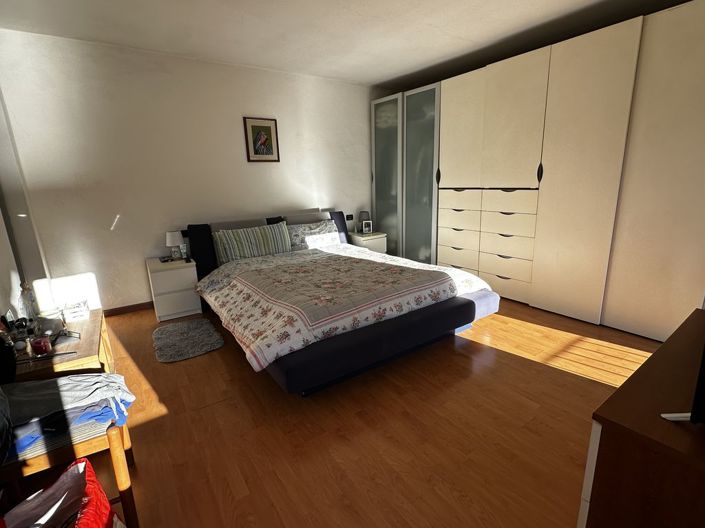 Image No.10-1 Bed House for sale