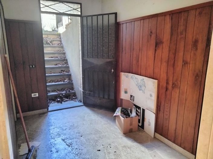 Image No.10-3 Bed House for sale