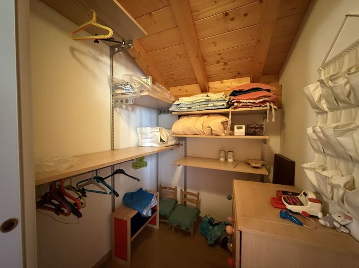 Image No.15-2 Bed House for sale