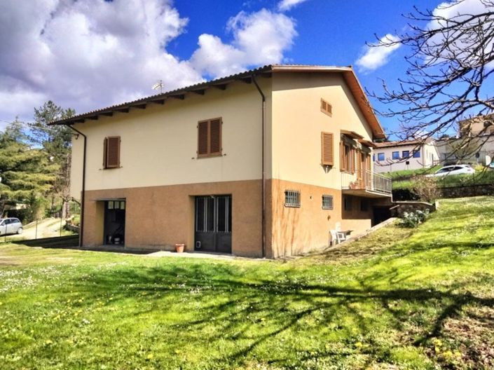 Image No.2-Propriété de 3 chambres à vendre à Poppi