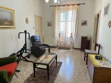 5472-san-vito-dei-normanni-1n-bw