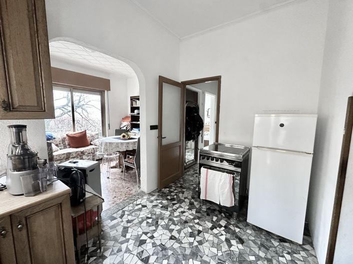 Image No.10-5 Bed Property for sale