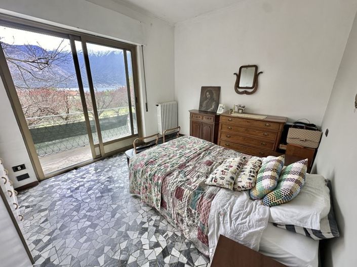 Image No.11-5 Bed Property for sale