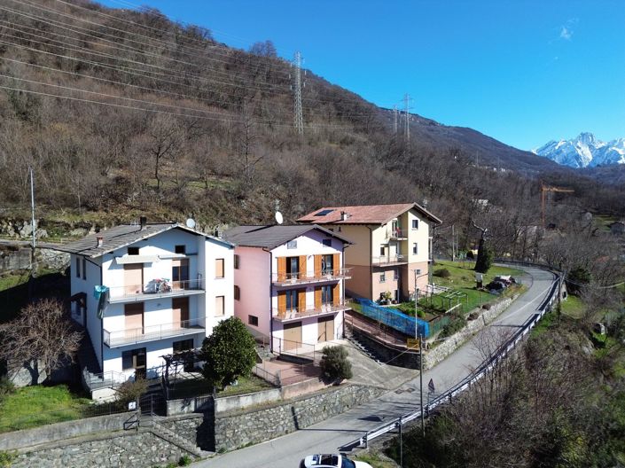 Image No.18-6 Bed Property for sale