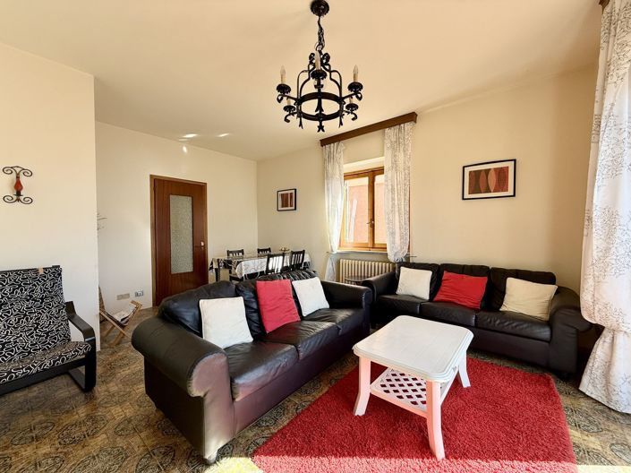 Image No.7-6 Bed Property for sale