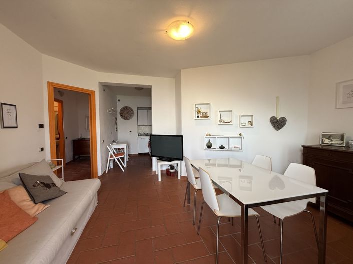 Image No.13-4 Bed House for sale