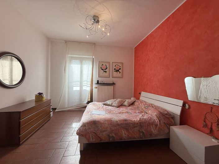 Image No.15-4 Bed House for sale