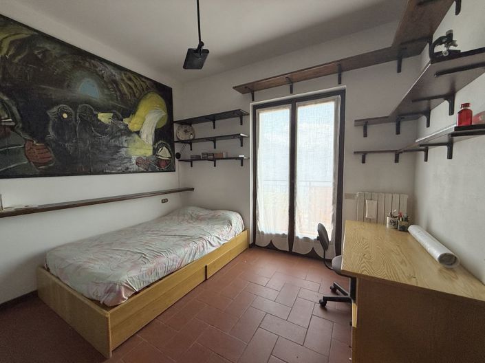 Image No.16-4 Bed House for sale