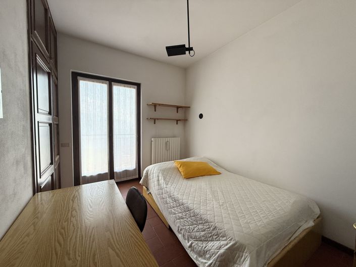 Image No.17-4 Bed House for sale