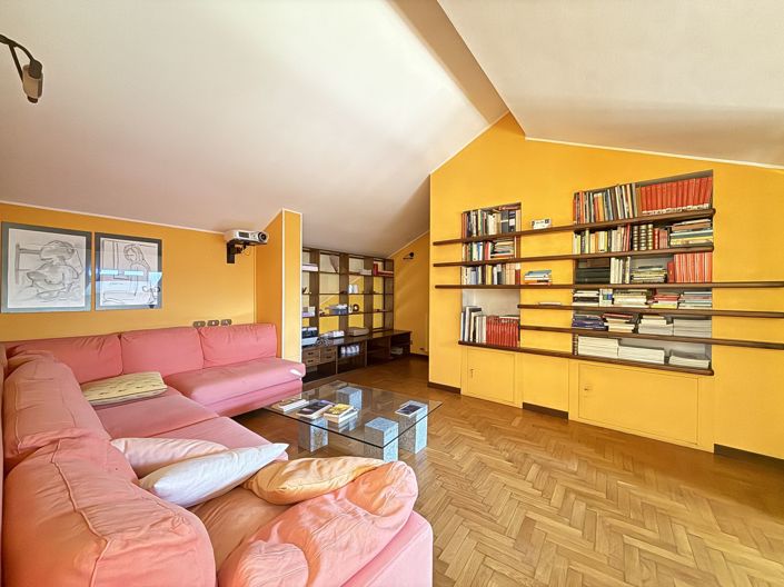 Image No.7-4 Bed House for sale