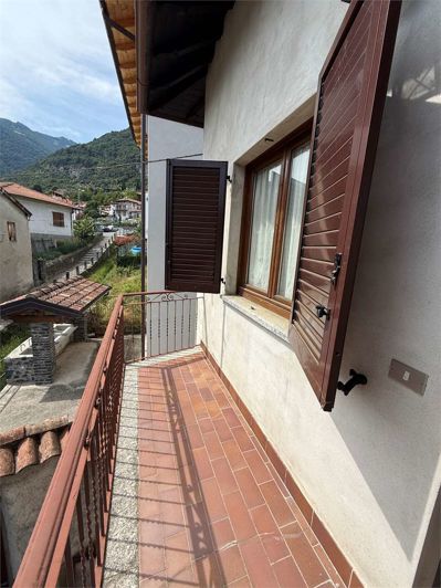 Image No.14-2 Bed Semi-Detached for sale