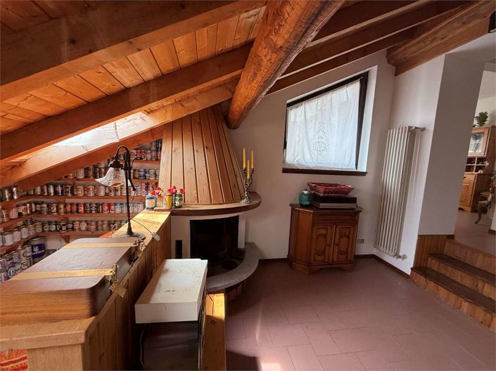 Image No.15-2 Bed Semi-Detached for sale