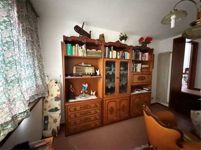 Image No.5-2 Bed Semi-Detached for sale