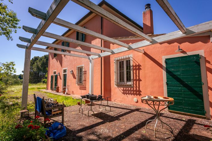 Image No.15-4 Bed Property for sale