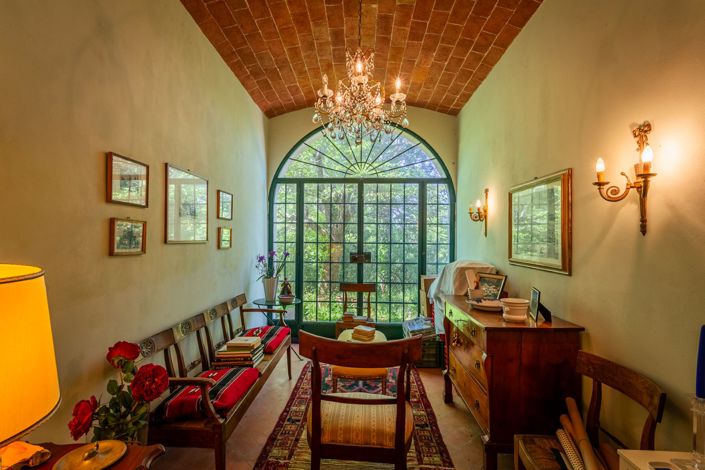 Image No.8-4 Bed Property for sale