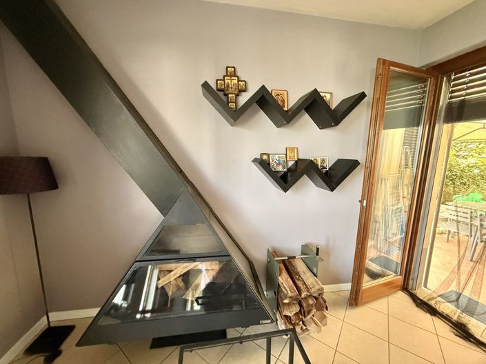 Image No.8-2 Bed Apartment for sale