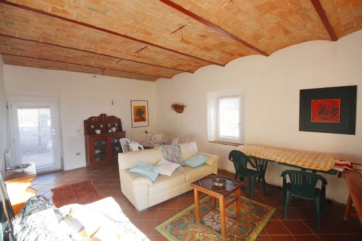 Image No.10-6 Bed Semi-Detached for sale