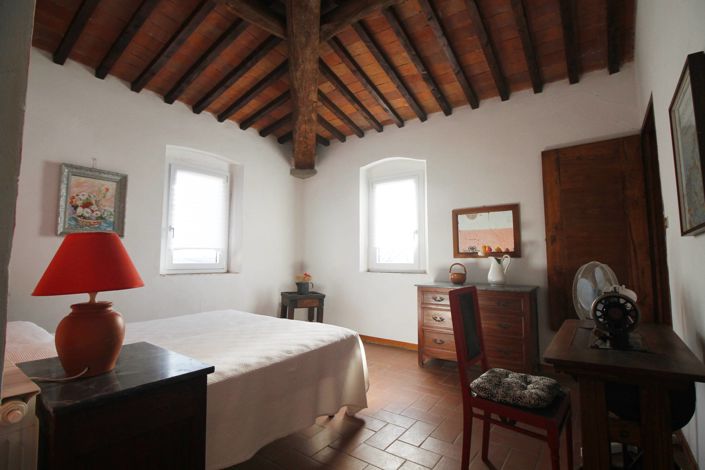 Image No.16-6 Bed Semi-Detached for sale