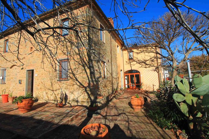 Image No.17-6 Bed Semi-Detached for sale