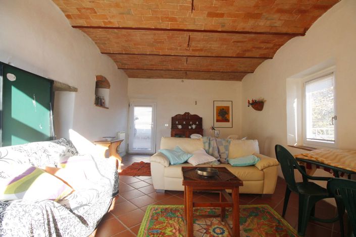 Image No.9-6 Bed Semi-Detached for sale