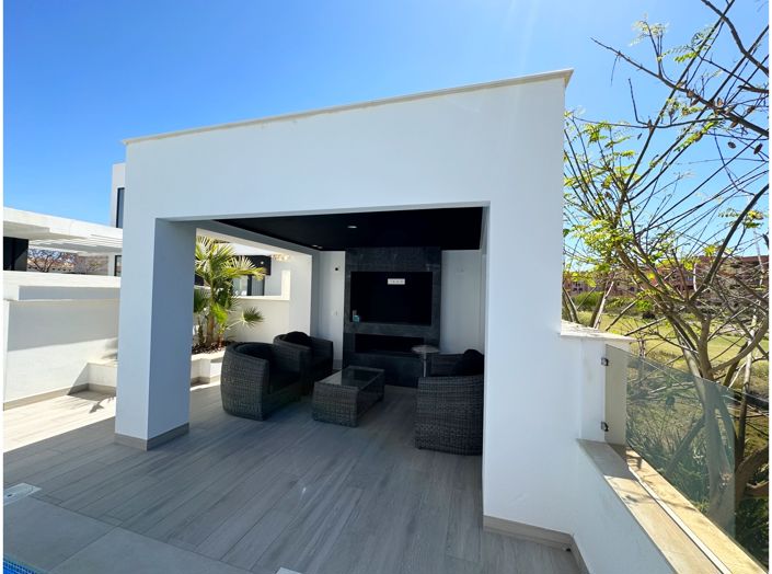 Image No.20-5 Bed Villa for sale