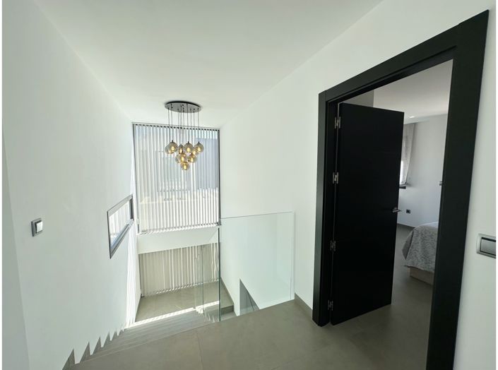 Image No.33-5 Bed Villa for sale