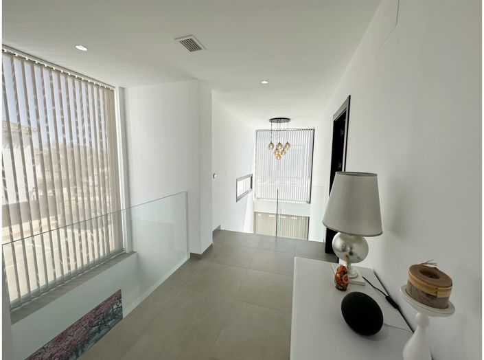 Image No.34-5 Bed Villa for sale