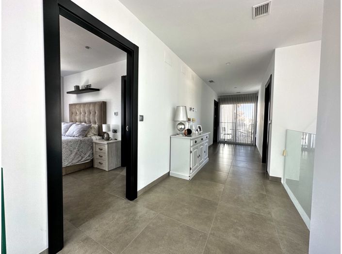 Image No.36-5 Bed Villa for sale