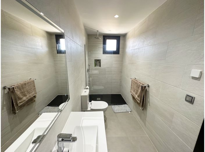 Image No.53-5 Bed Villa for sale